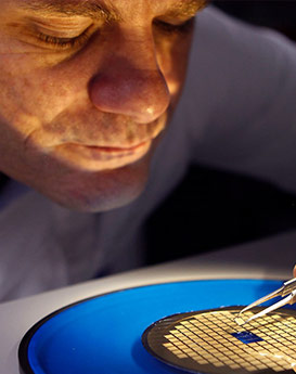 艾德琳·亚历桑德拉-广州昆仑手表官方售后服务中心