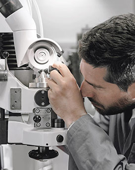 辛迪·克莱门特-昆仑手表官方售后服务中心